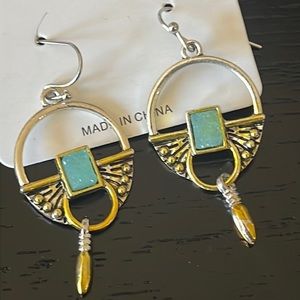 Vintage style faux druzy accent earrings-NWT